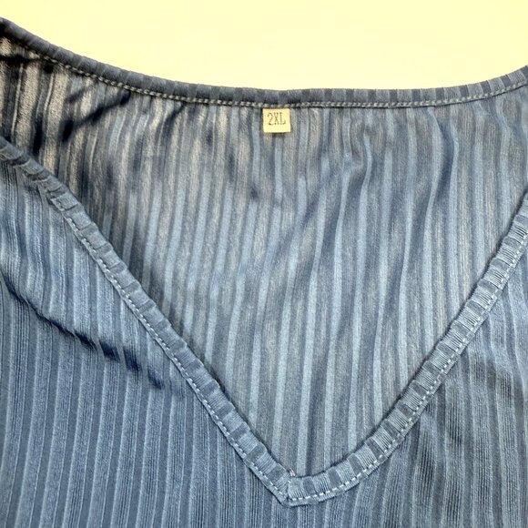 Blue Ribbed V-Neck Short Sleeve Top, Lightweight Knit, Plus Size 2XL - Picture 5 of 6